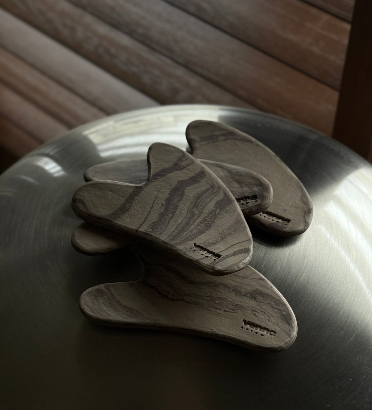 El yapımı Seramik Gua Sha