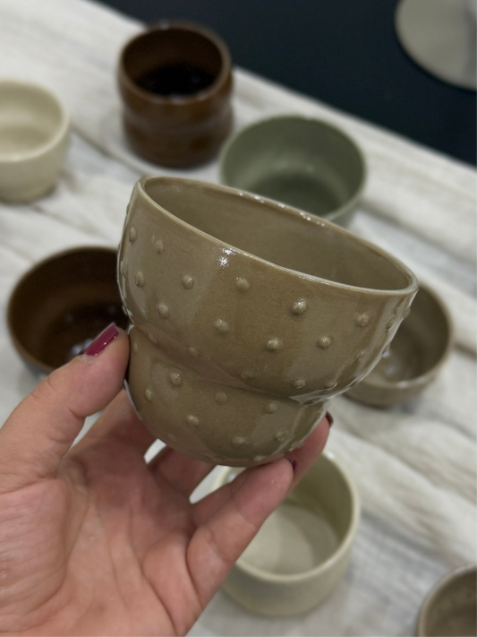 ÖN SİPARİŞ El yapımı Stoneware Midi Noktalı Fincan (17-24 KASIM)