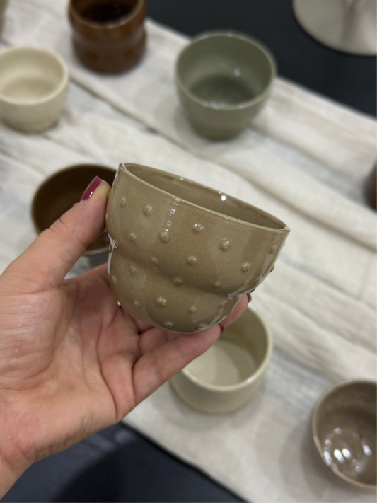 ÖN SİPARİŞ El yapımı Stoneware mini noktalı Fincan (17-24 KASIM)