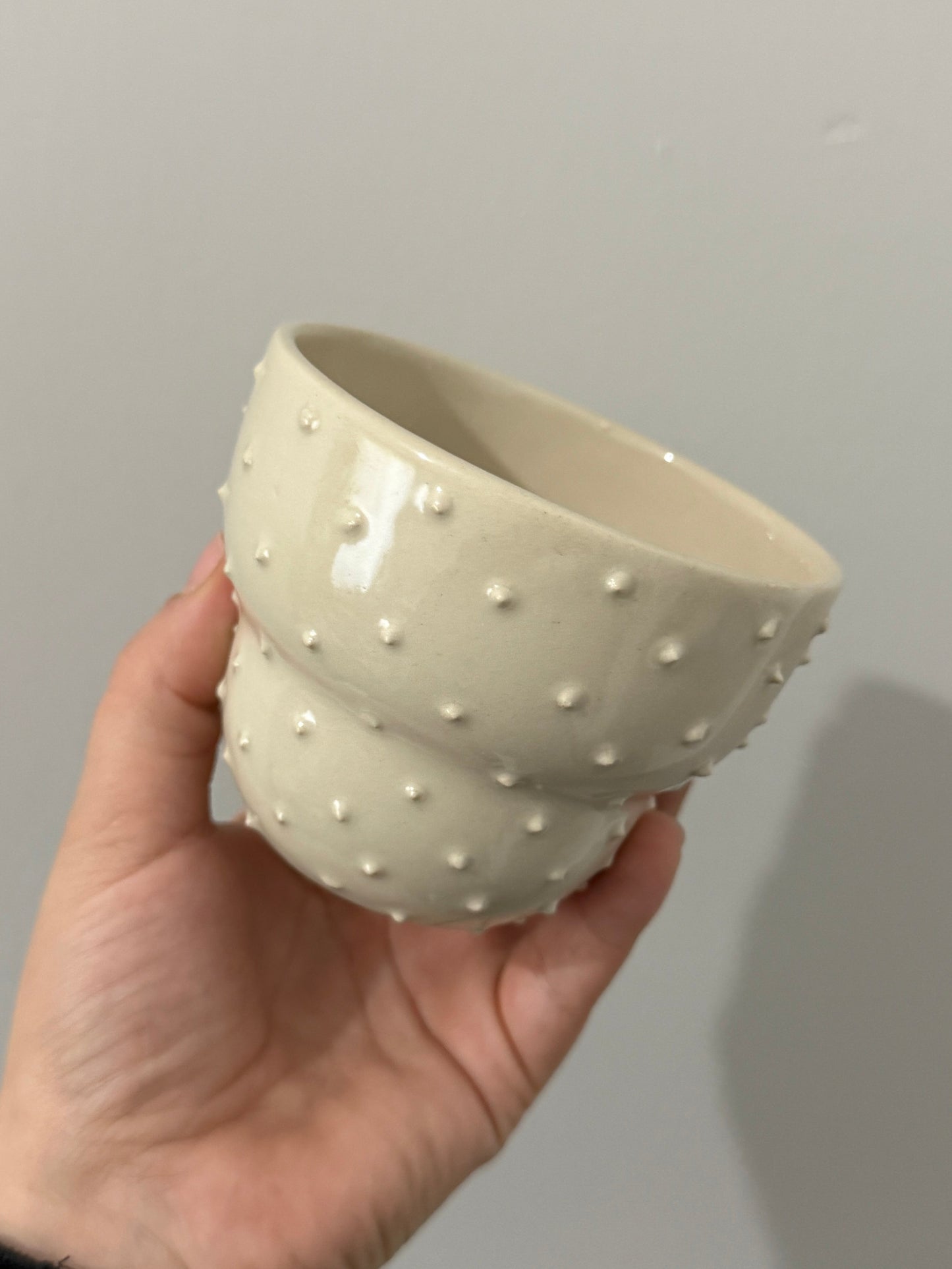ÖN SİPARİŞ El yapımı Stoneware Midi benekli Fincan Krem  ( 17-24 KASIM )